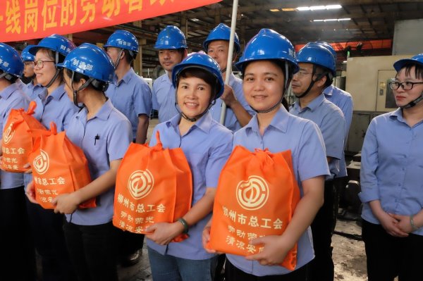 靠谱的配资 广西柳州市总工会广泛开展送清凉活动
