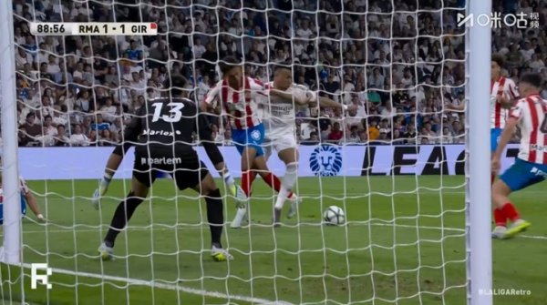 在线配资开户资料 是点球吗？姆巴佩禁区内脸部被打到倒地，裁判没表示